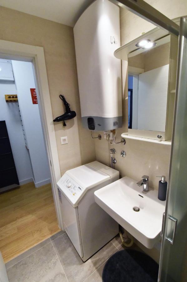 Appartamento Tayson Square Dorcol New Location Free Garage Belgrado Esterno foto