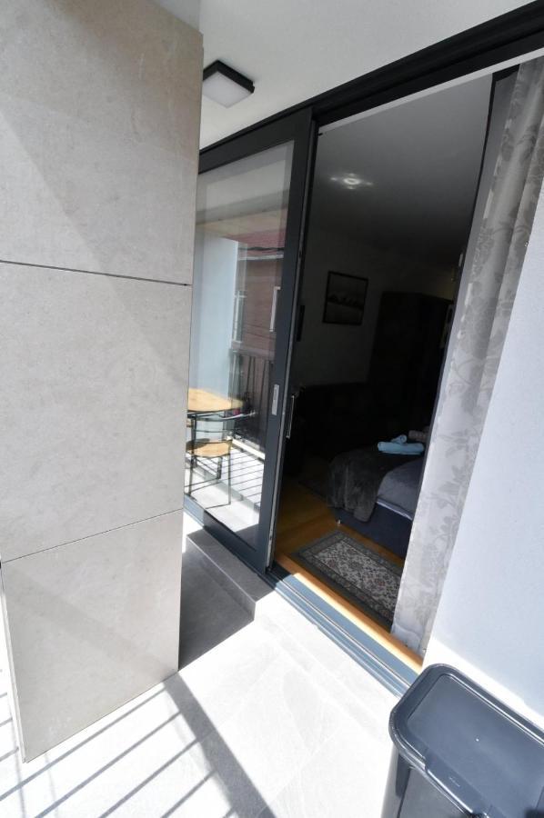 Appartamento Tayson Square Dorcol New Location Free Garage Belgrado Esterno foto